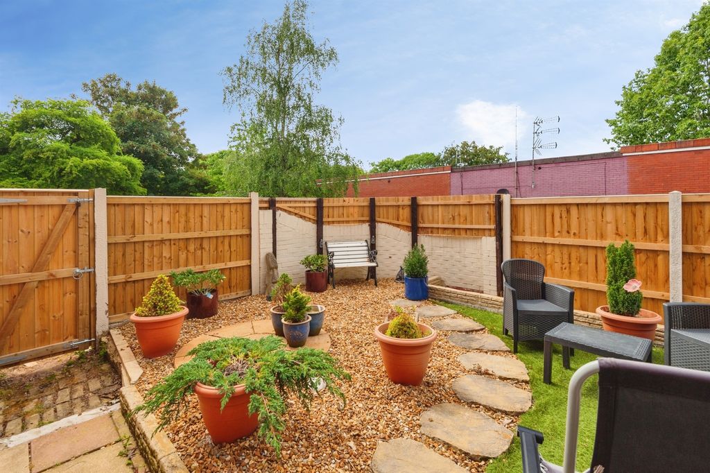 Property photo 2 of 19