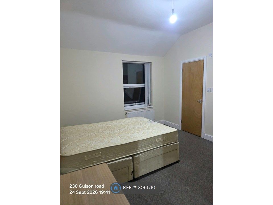 Property photo 3 of 9 Room 3