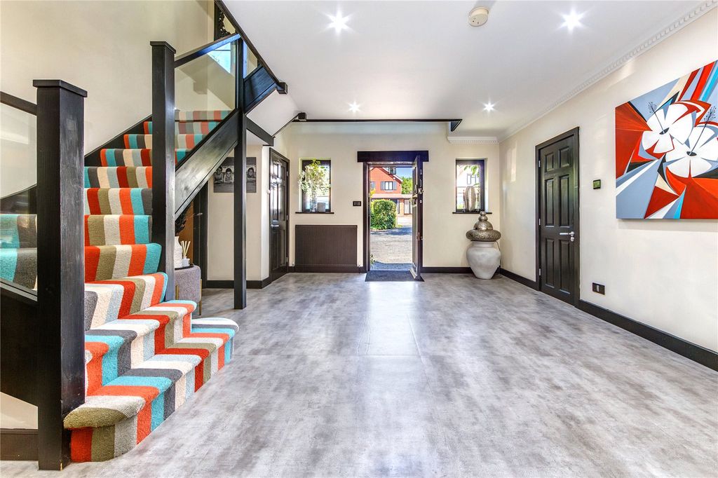 Property photo 3 of 39 Picture No. 16