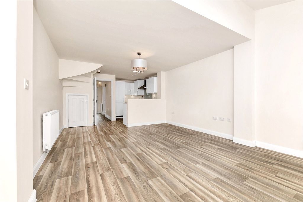 Property photo 3 of 18 Picture No. 03