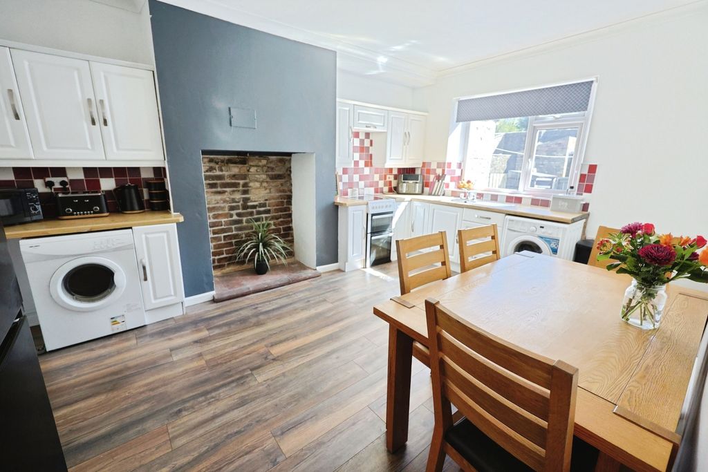 Property photo 3 of 14 Pbox-Img.Jpg