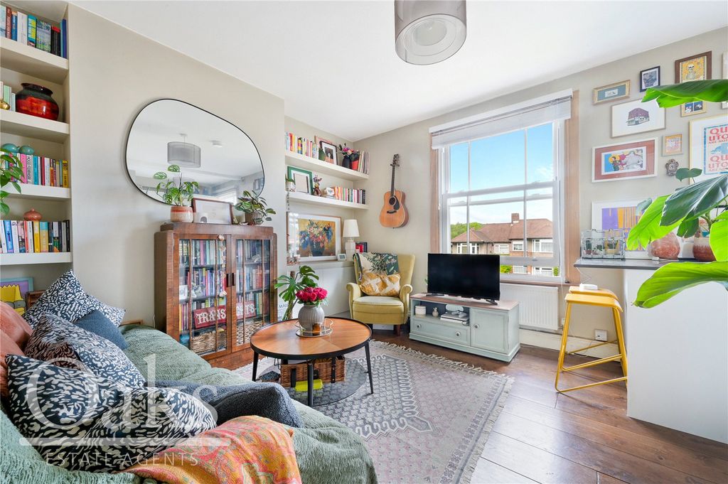 Property photo 1 of 10 Picture No. 05
