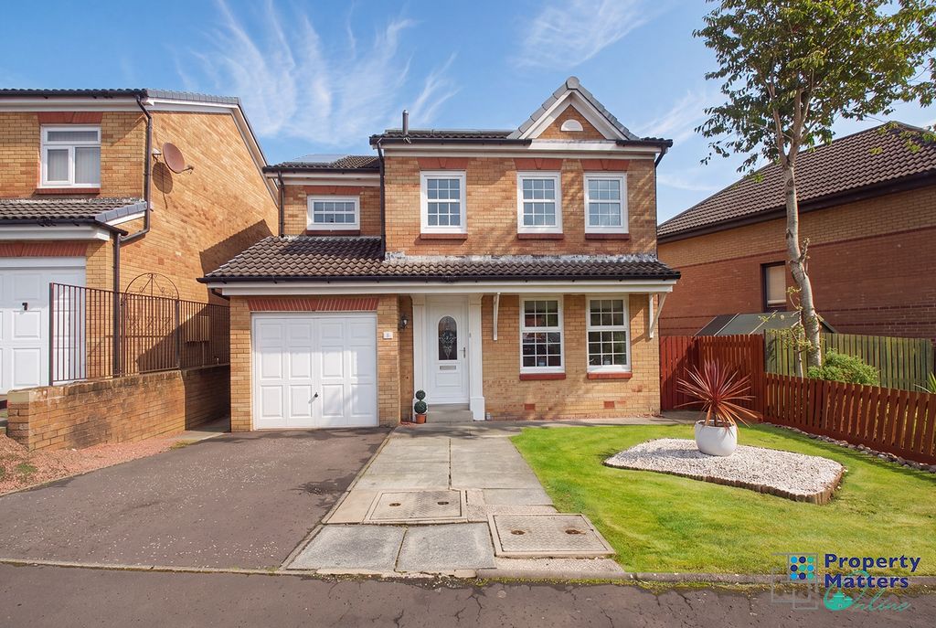 Property photo 1 of 15 4 Bedroom Detached Villa