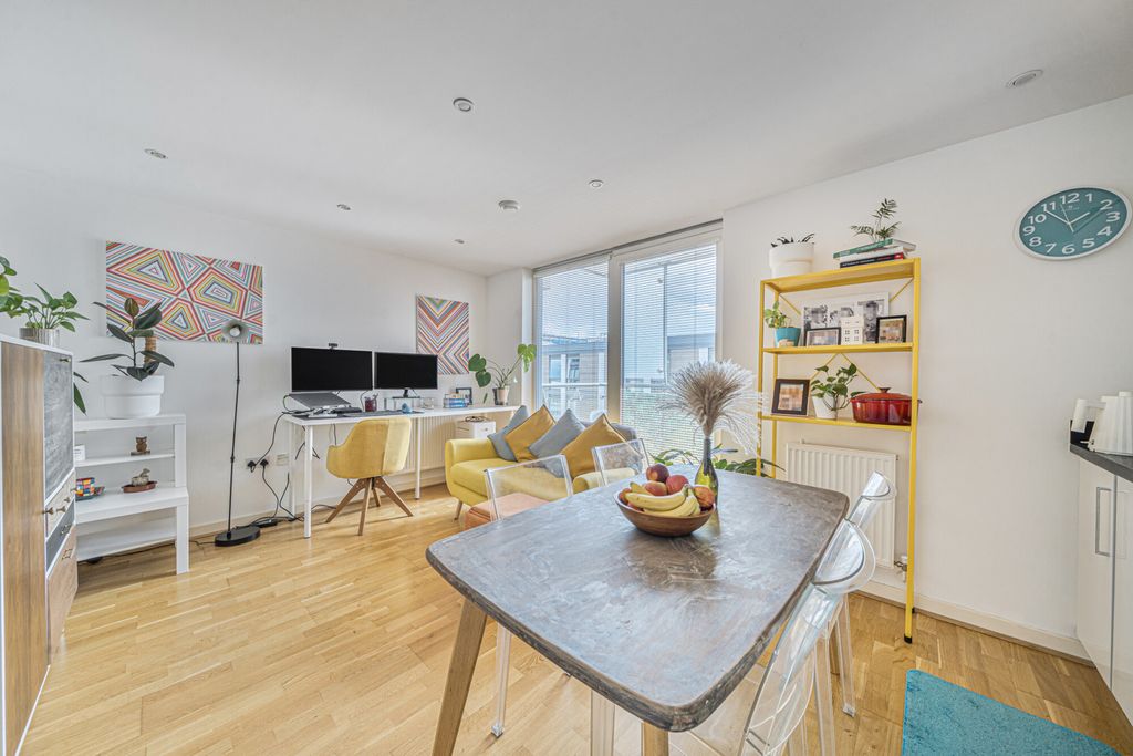 Property photo 2 of 13 1349750-6-68c4399...