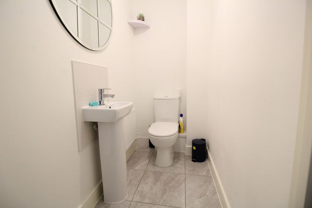 Property photo 3 of 16 Wc