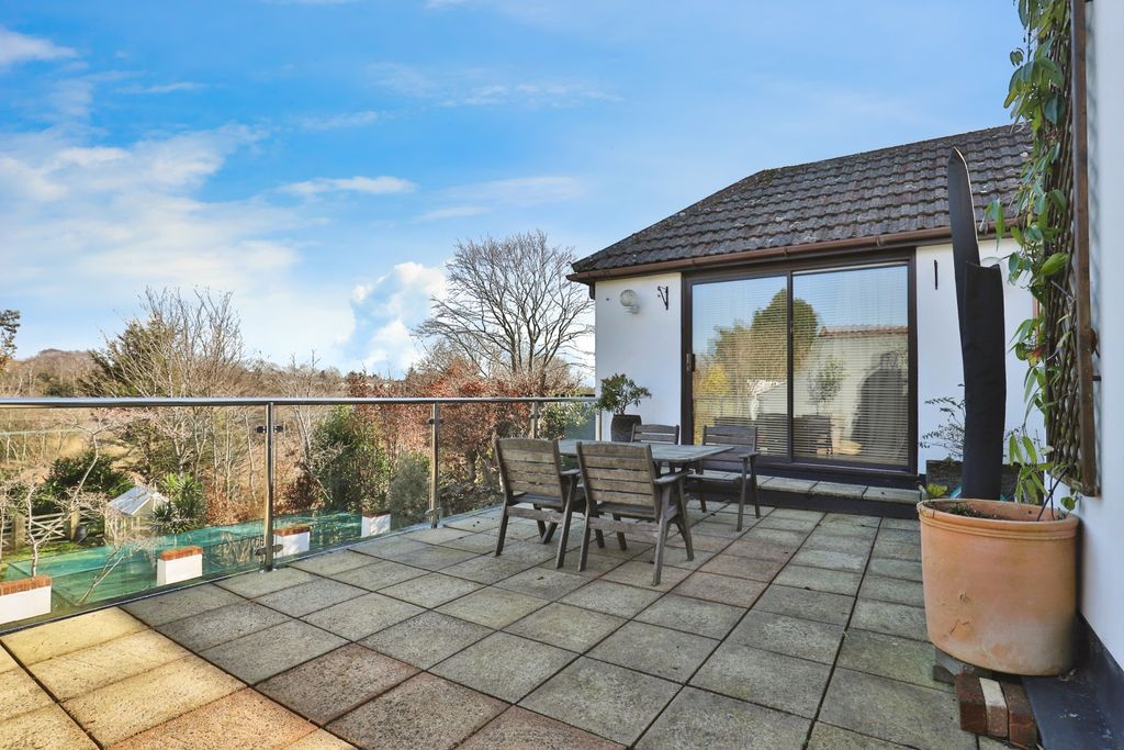 Property photo 3 of 20 Sun Terrace
