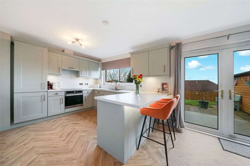 Property photo 3 of 23 Picture No. 05