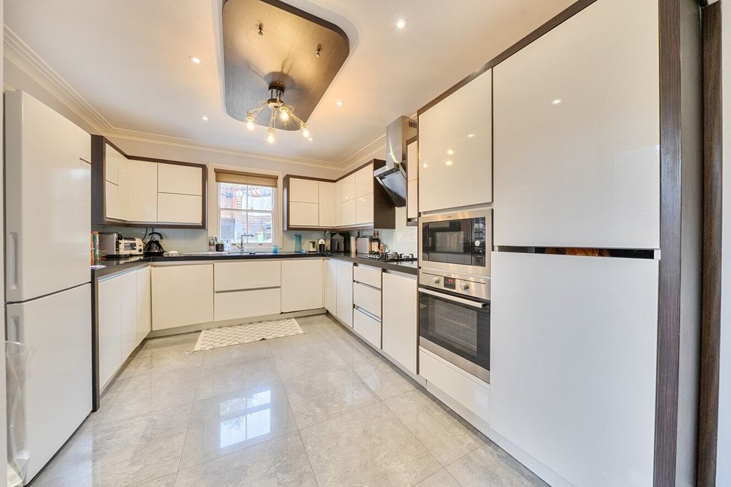 Property photo 3 of 16 Picture No. 06