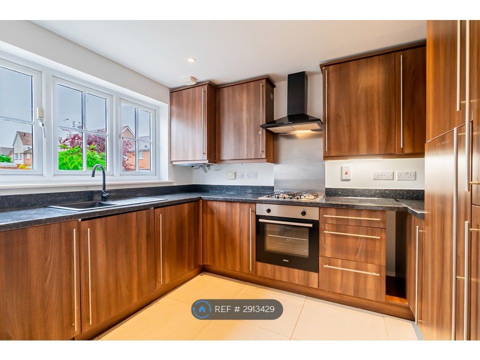 Property photo 1 of 16 Newly Refurbished Kitchen