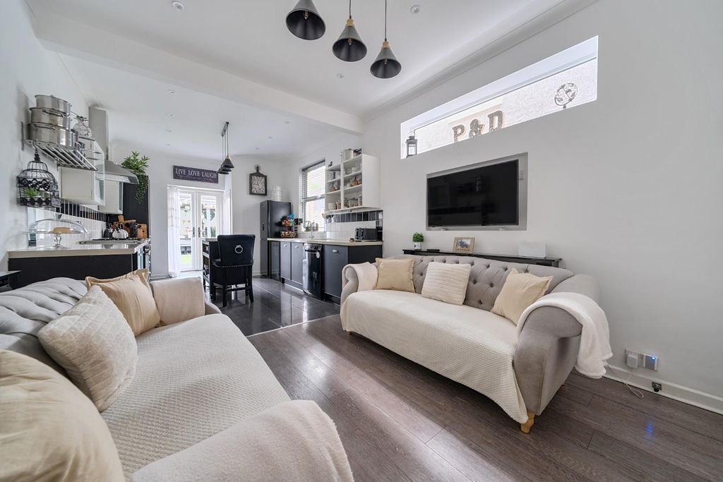 Property photo 3 of 17 1377162-12-69130897358Fa.Jpg