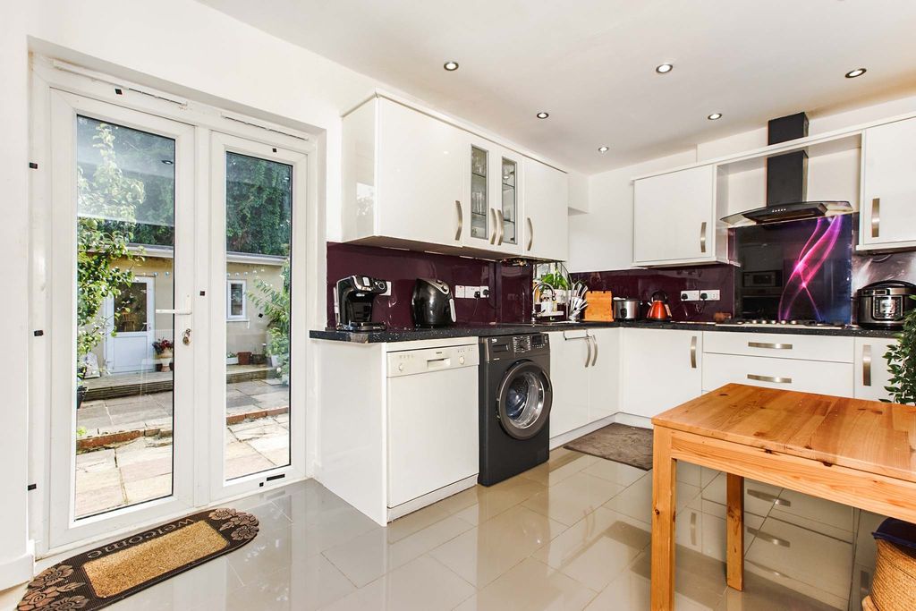 Property photo 2 of 14