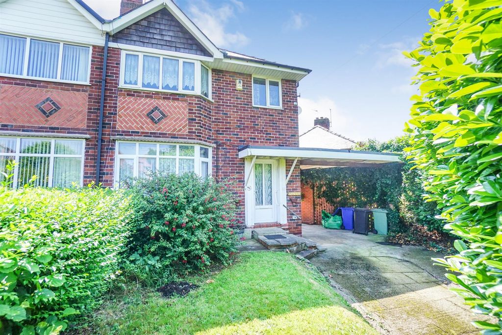 3 bed property for saleHighfield Road, Newbold, Chesterfield S41