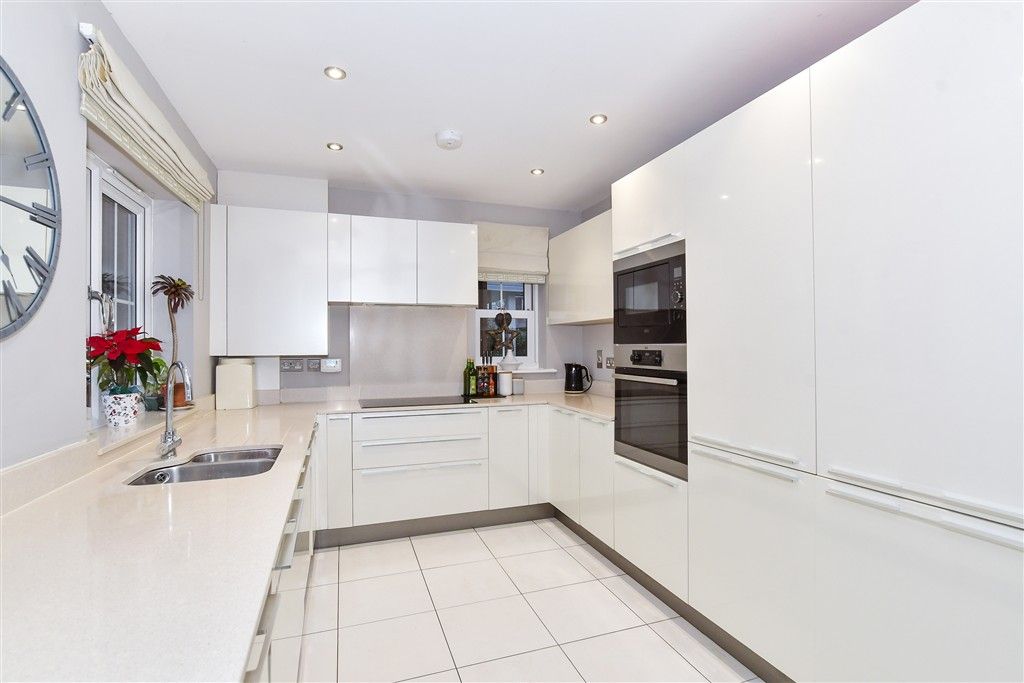 Property photo 1 of 16 Kitchen/Diner