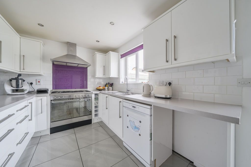 Property photo 2 of 21 Kitchen/Diner