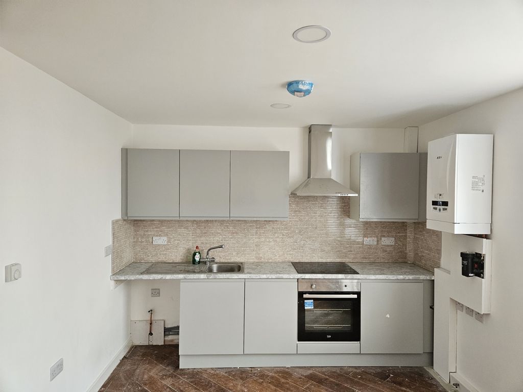 Property photo 1 of 6 1 Bed Flat