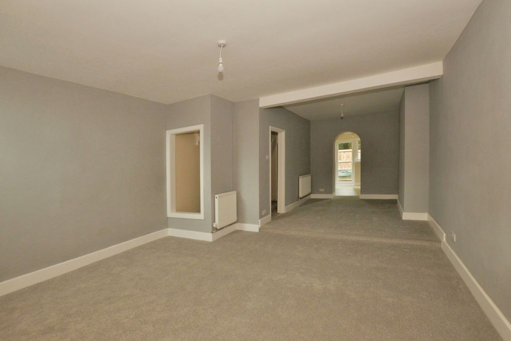 Property photo 3 of 16 Photo