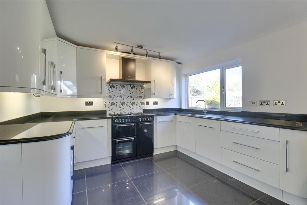 Property photo 2 of 26 Kitchen