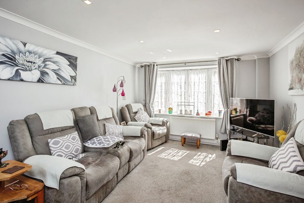 Property photo 2 of 20 Pbox-Img.Jpg