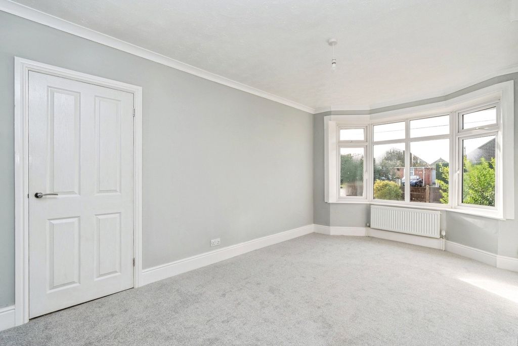 Property photo 2 of 17 Photo