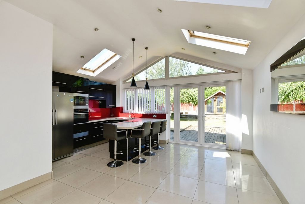 Property photo 2 of 19 Pbox-Img.Jpg