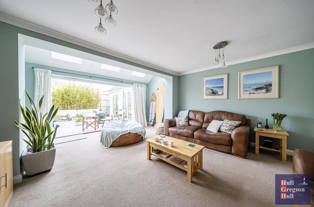 Property photo 2 of 23 1Fac6B8E-Ed56-4B97-Bd08-E77ce1B662Fb.Jpg