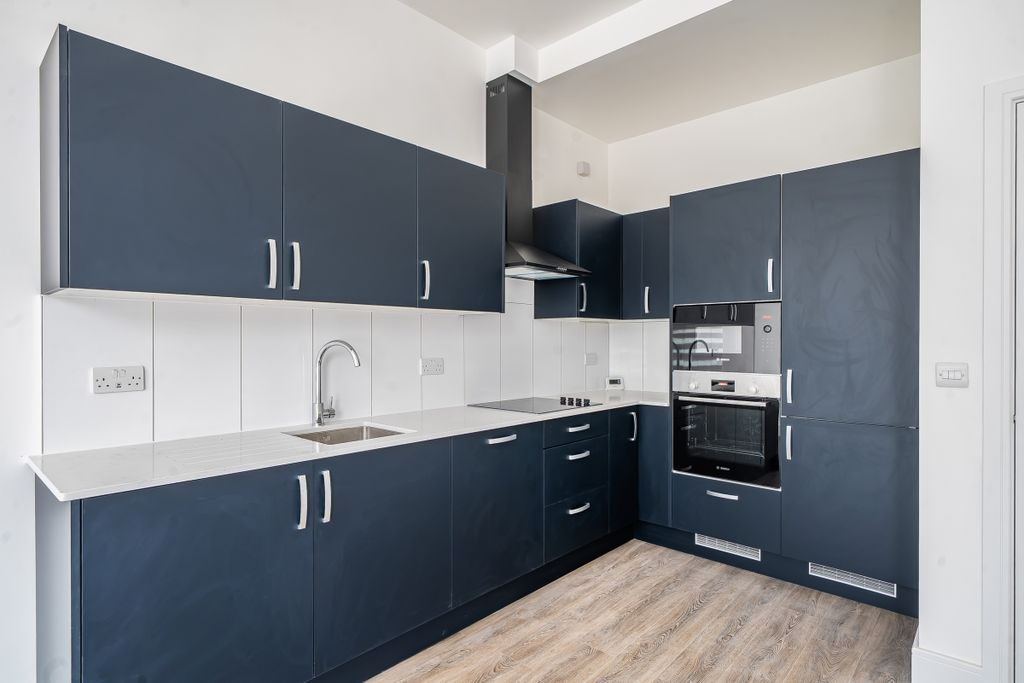 Property photo 1 of 6 1484602-1-6A3E7F8...