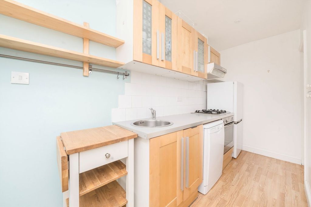 Property photo 3 of 6