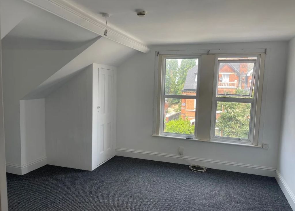 Property photo 2 of 6 Lounge