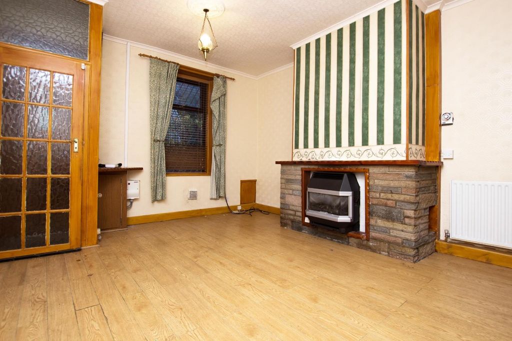 Property photo 3 of 6