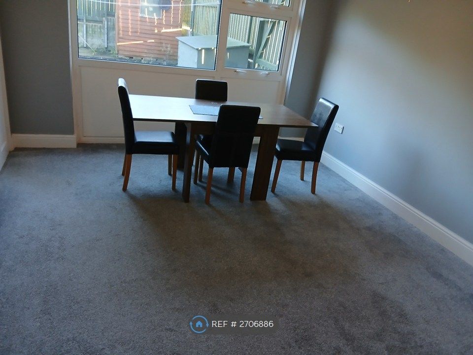 Property photo 2 of 35