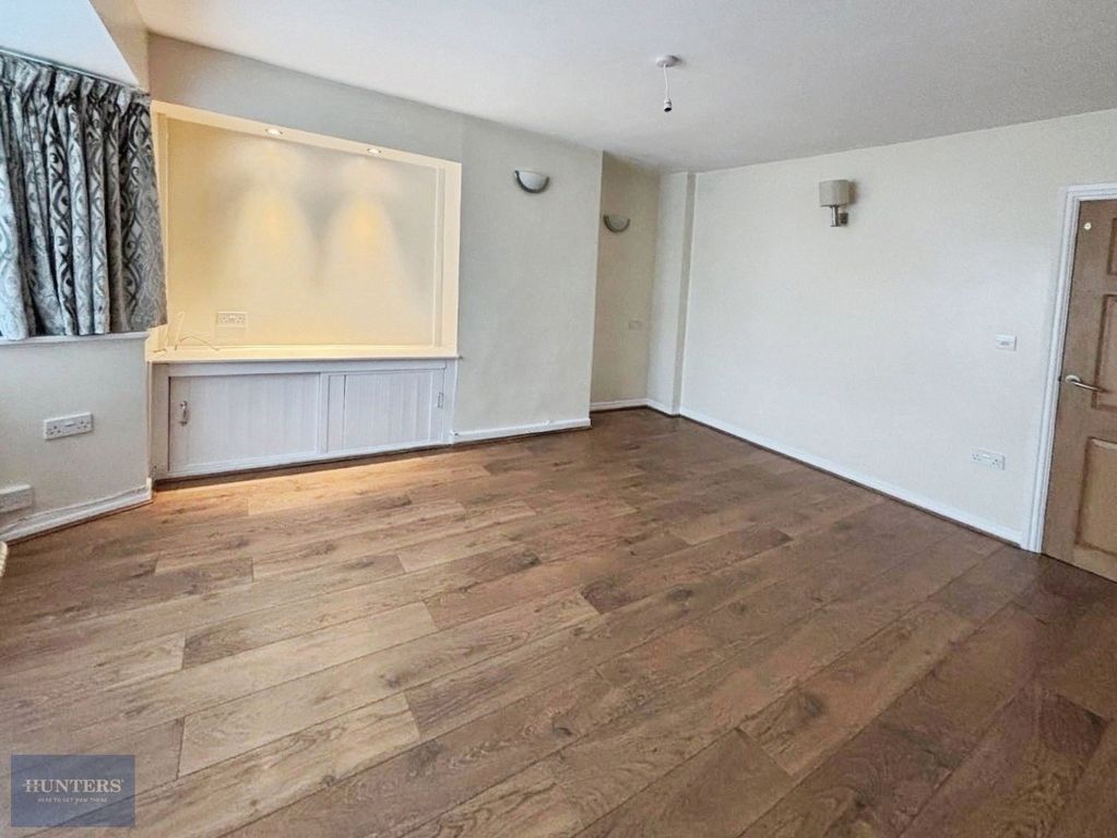 Property photo 2 of 9 7