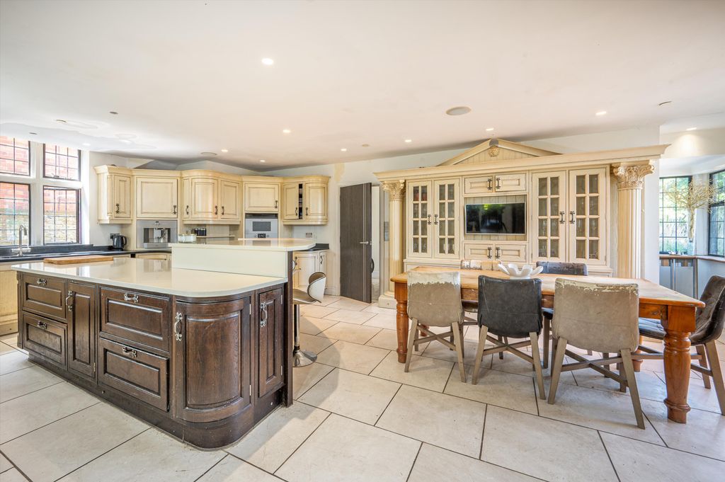 Property photo 2 of 13 Image