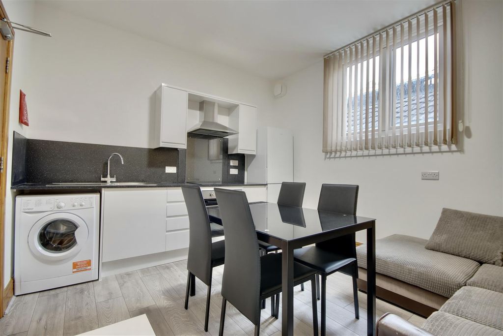 Property photo 1 of 13 6B428E7F-3181-45C3-9352-C6Aedaf91Df0_1_201_A.Jpeg