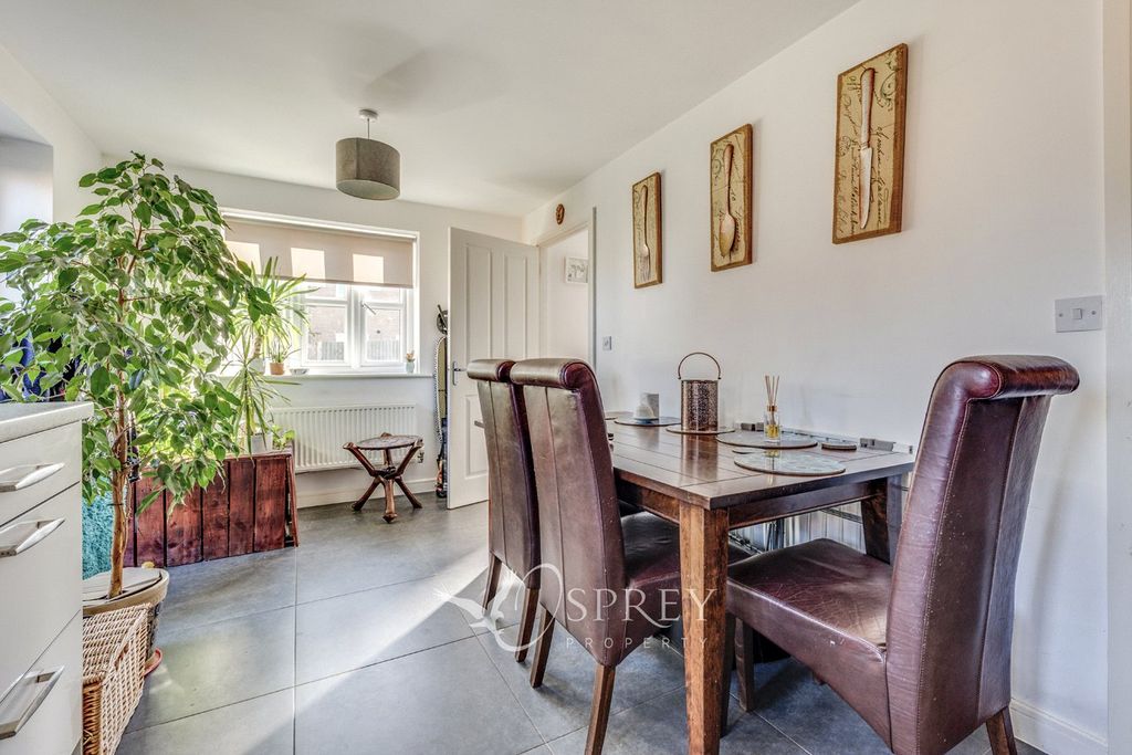 Property photo 3 of 11 Dining Kitchen