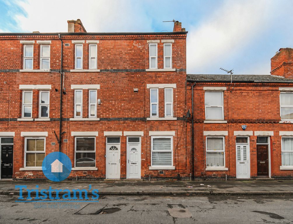 Property photo 1 of 18