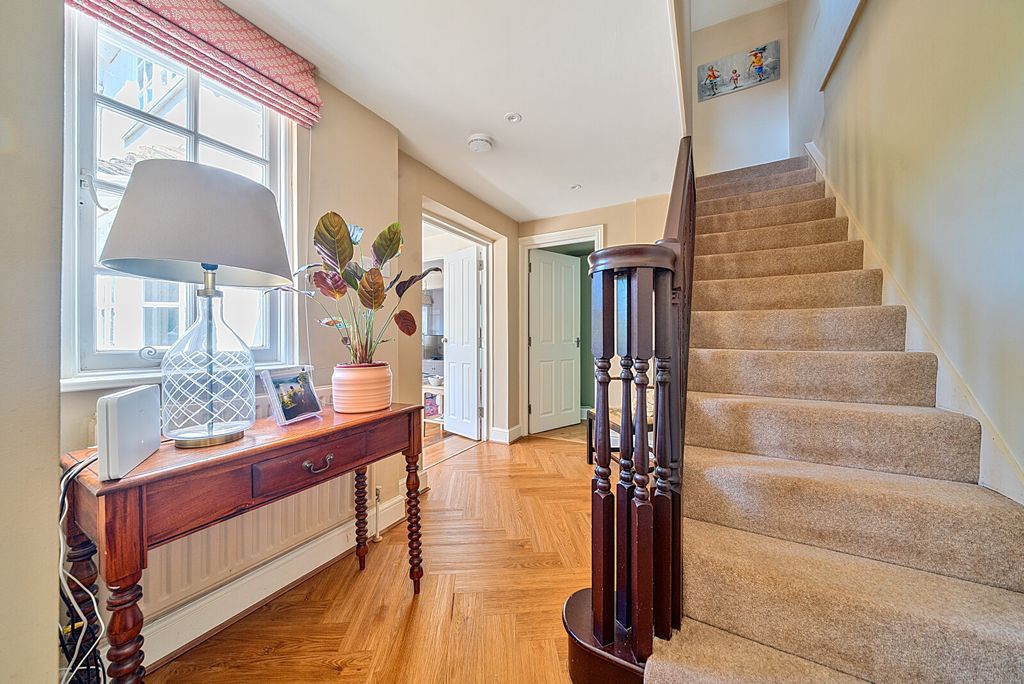 Property photo 3 of 21 1451069-20-69Ef77...