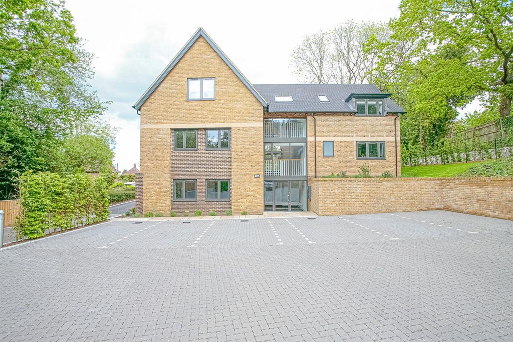 Property photo 2 of 14
