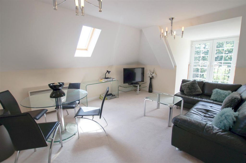Property photo 2 of 9