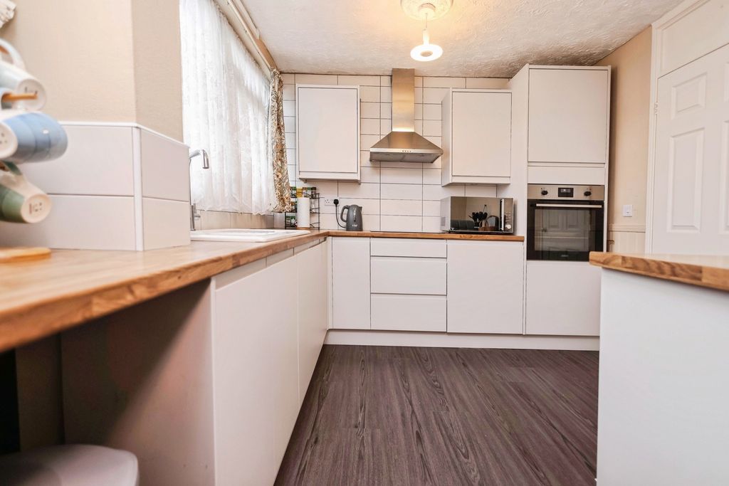 Property photo 3 of 14 Pbox-Img.Jpg