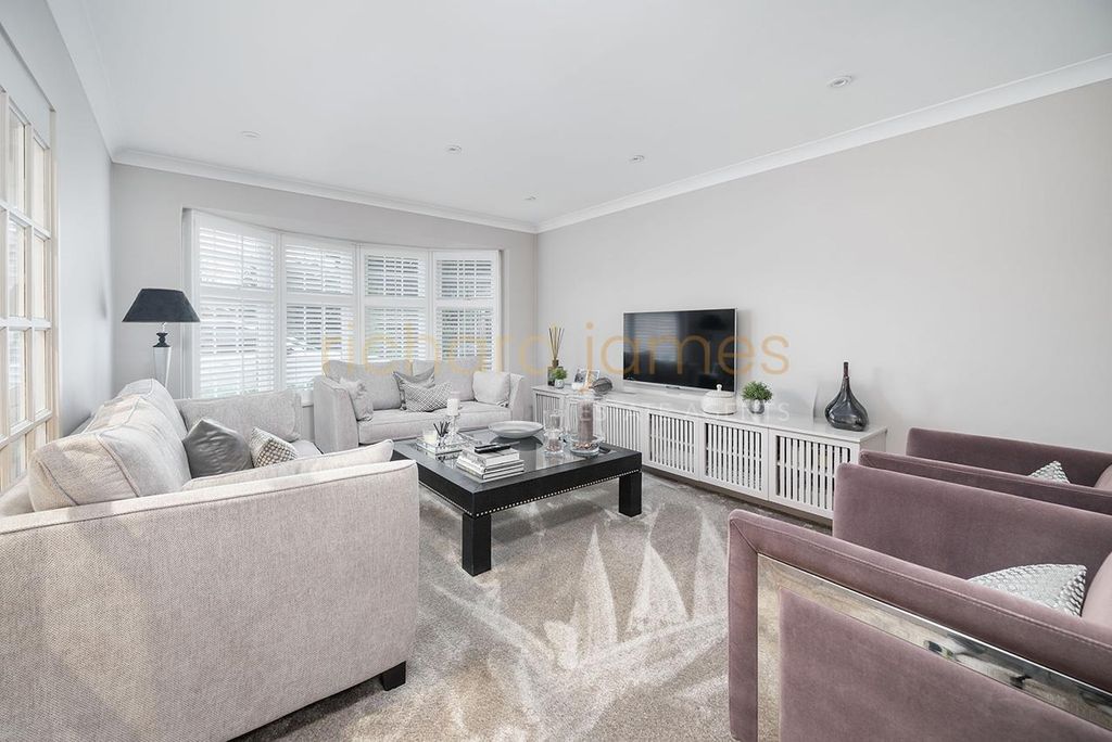 Property photo 2 of 20 W03.Jpg