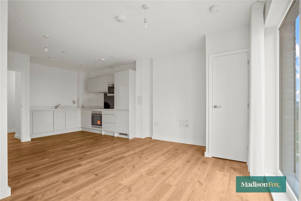 Property photo 2 of 13 Picture No. 10