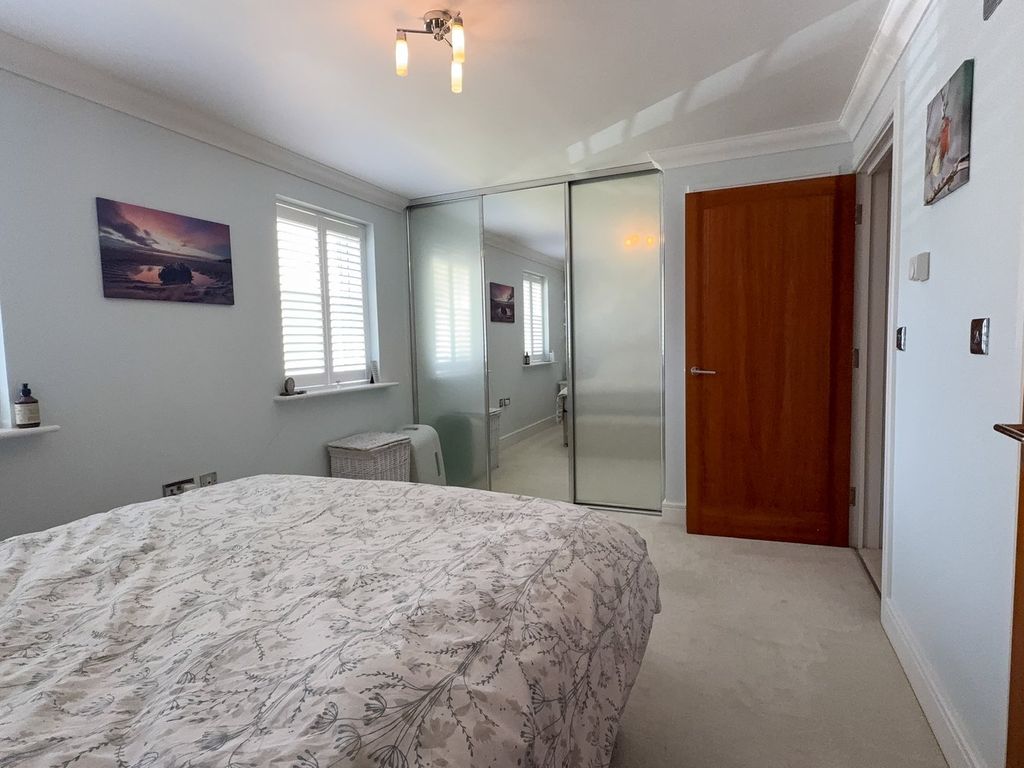 Additional image 10 of 2 bed flat for saleLove Lane, Shaw, Newbury RG14