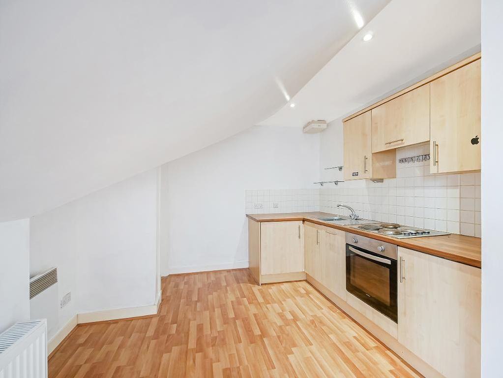 Property photo 3 of 17 Kitchen