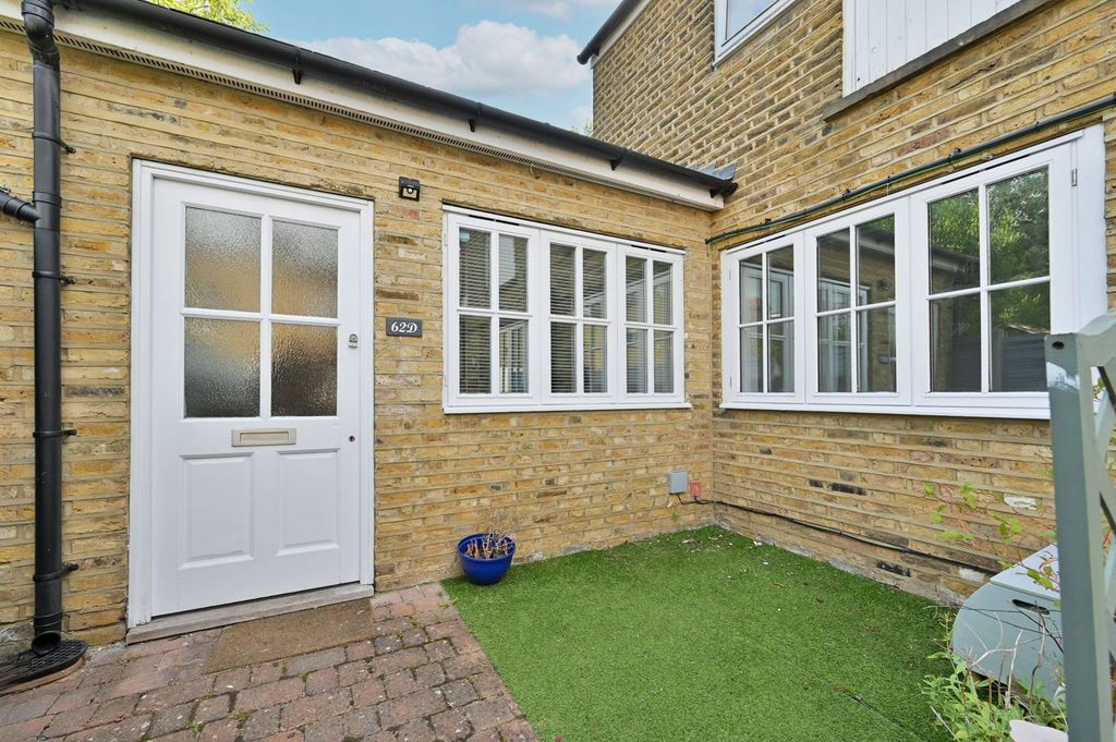 Property photo 2 of 8