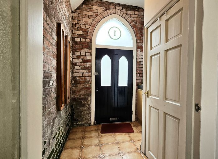 Property photo 2 of 25