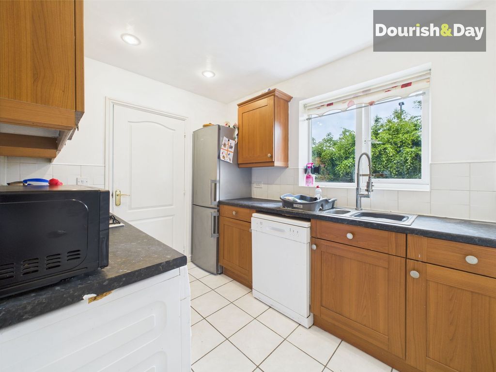 Property photo 3 of 14 Kitchen