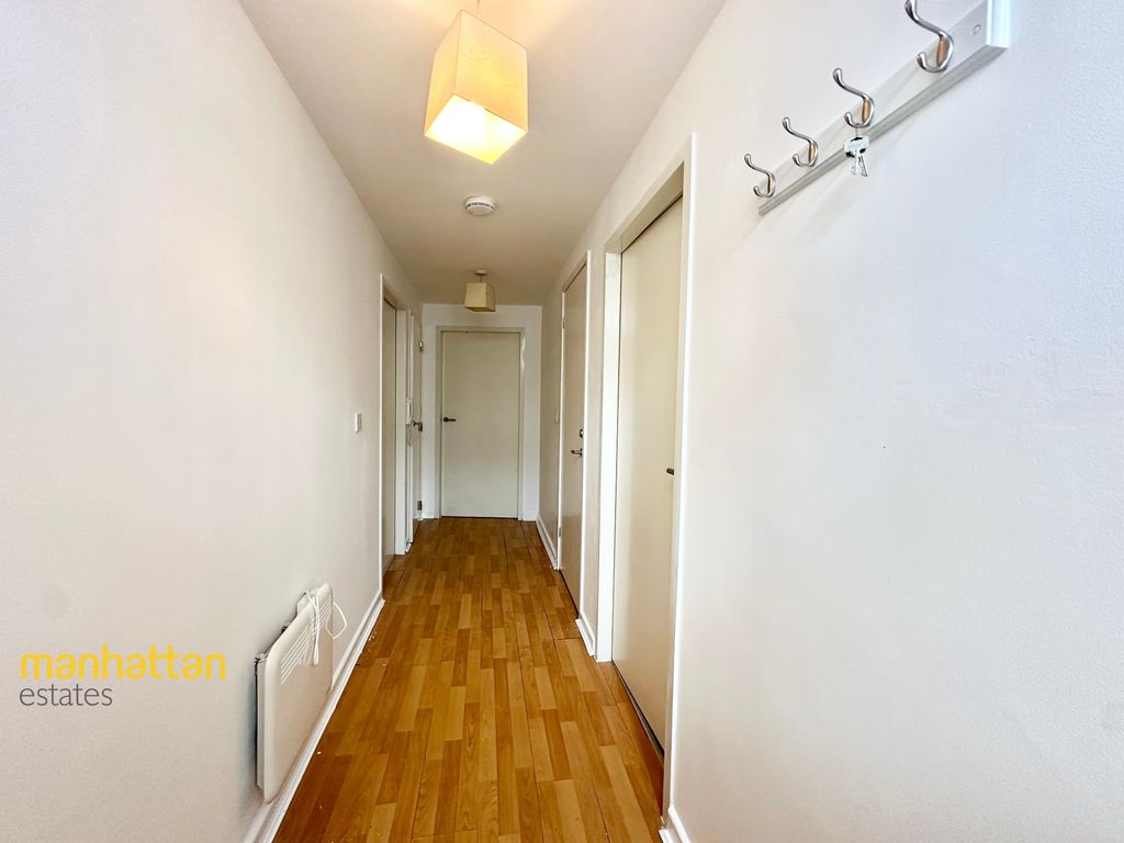 Property photo 3 of 16 Hallway