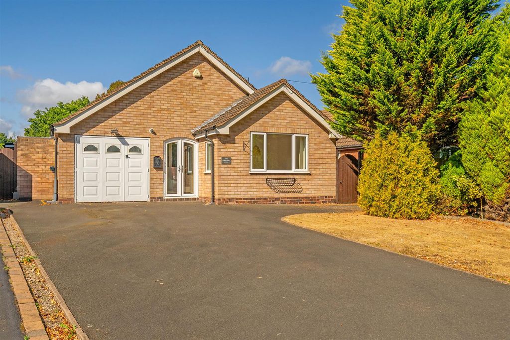 Property photo 1 of 15 2220 Stratford Road_2.Jpg