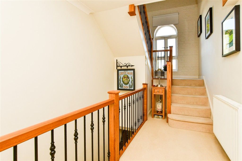 Property photo 3 of 13 Entrance Hall