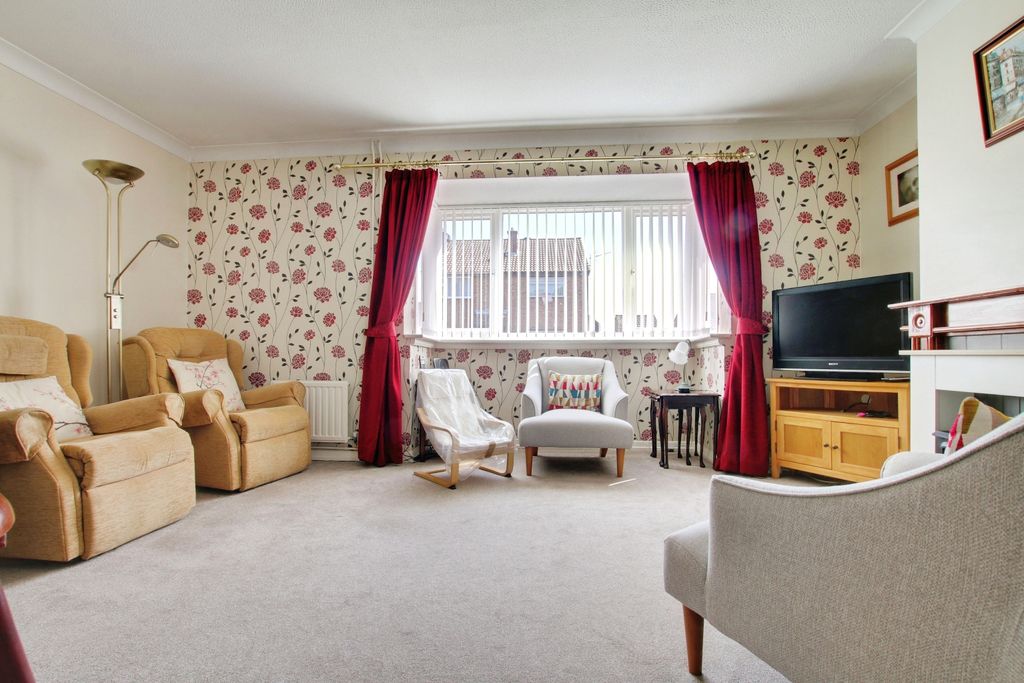 Property photo 2 of 12